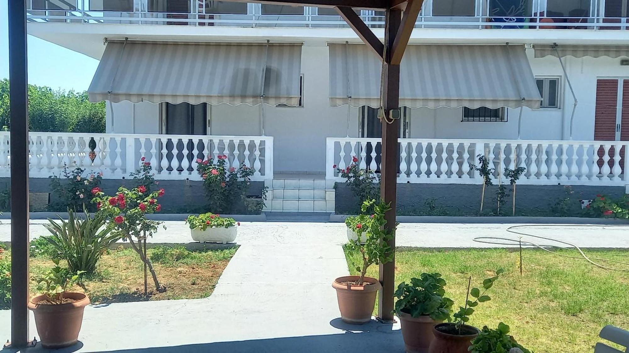 Avouris Studios Kypseli Esterno foto