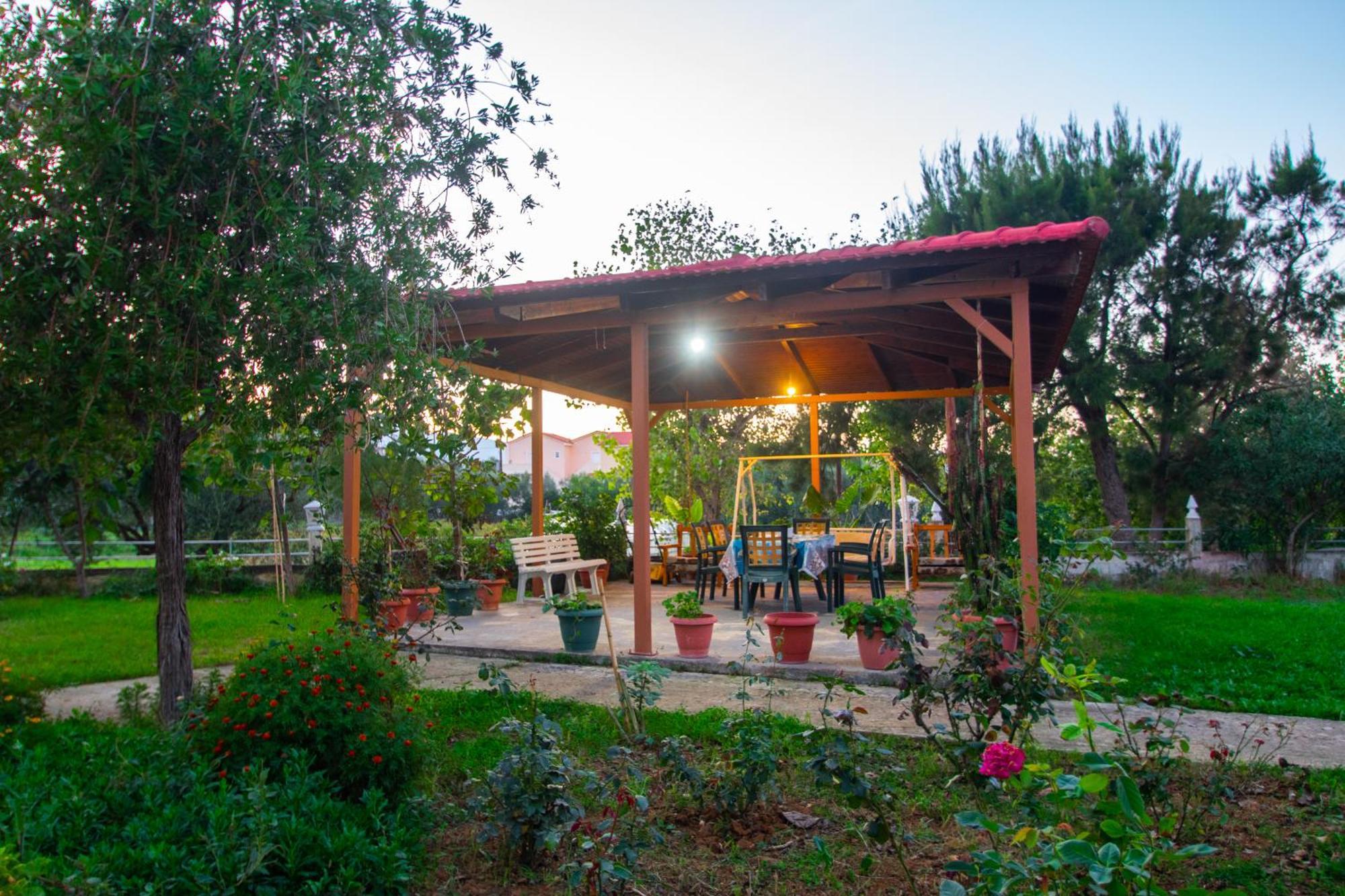 Avouris Studios Kypseli Esterno foto