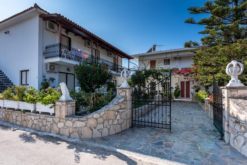 Avouris Studios Kypseli Esterno foto